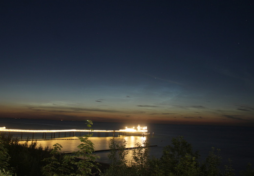 Leuchtende Nachtwolken über der Ostsee